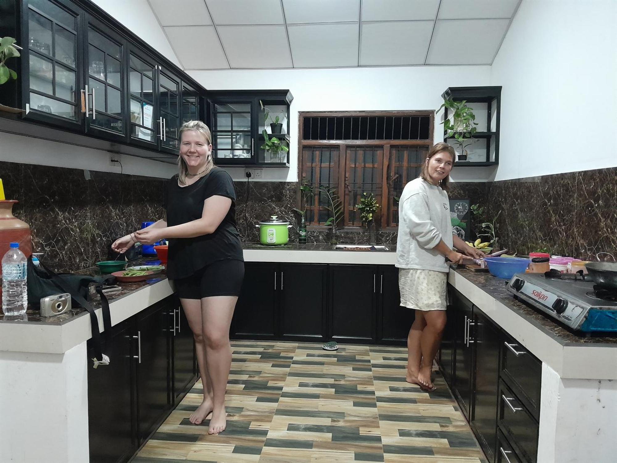 Liyara Home Stay Сігірія Екстер'єр фото