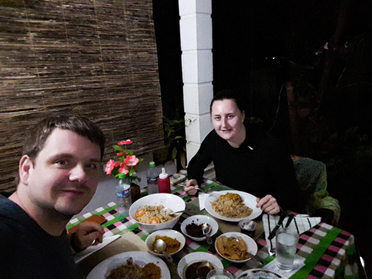 Liyara Home Stay Сігірія Екстер'єр фото